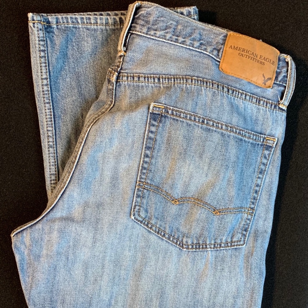 Gently Worn Men’s AE Relaxed Straight Jeans 36x34